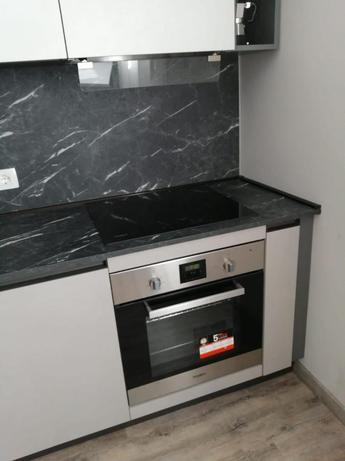 Suite Apartments Apartment *